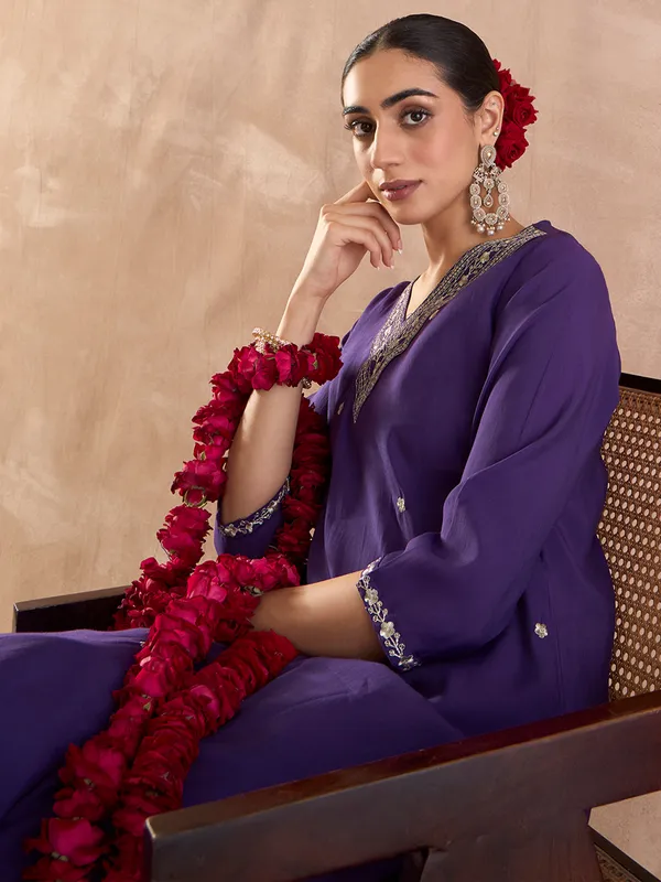 Purple_Embroidered_Silk_Blend_Kurta_Trouser_Dupatta_Set