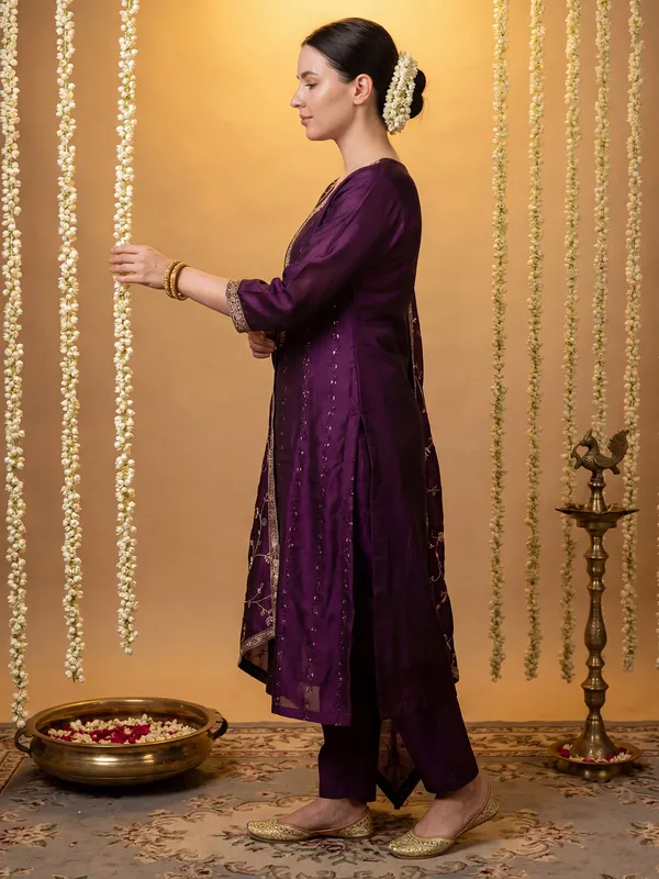 Purple_Silk_Blend_Embroidered_Kurta_Trouser_Dupatta_Set
