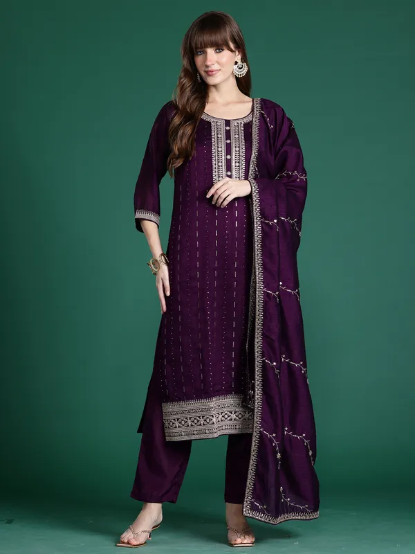 Purple_Embroidered_Silk_Blend_Kurta_Trouser_Dupatta_Set