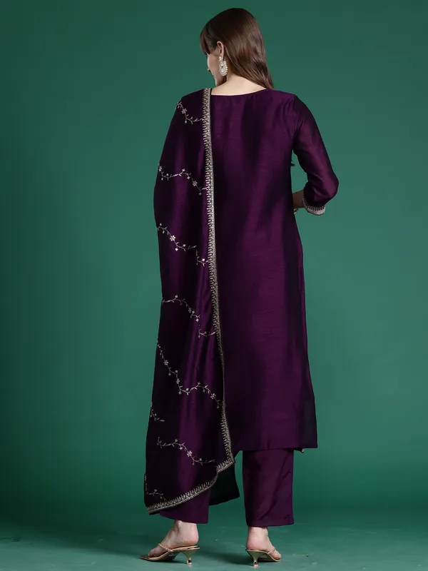 Purple_Embroidered_Silk_Blend_Kurta_Trouser_Dupatta_Set