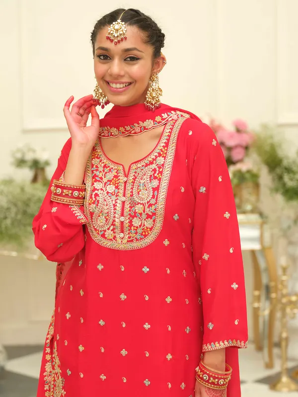 Red_Embroidered_Chinon_Kurta_Trouser_Dupatta_Set
