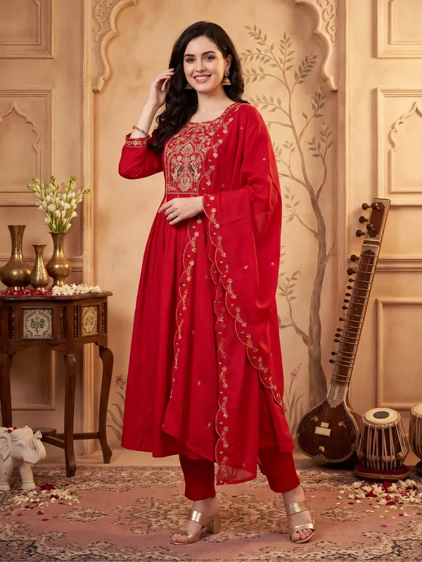 Red_Embroidered_Silk_Blend_Kurta_Trouser_Dupatta_Set