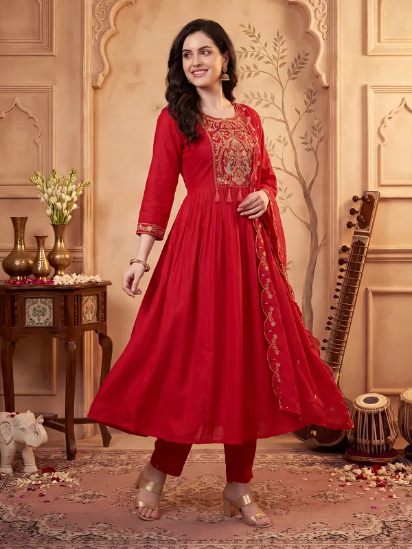Red_Embroidered_Silk_Blend_Kurta_Trouser_Dupatta_Set