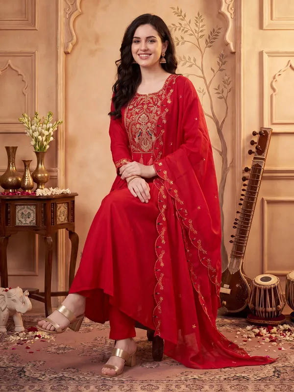 Red_Embroidered_Silk_Blend_Kurta_Trouser_Dupatta_Set