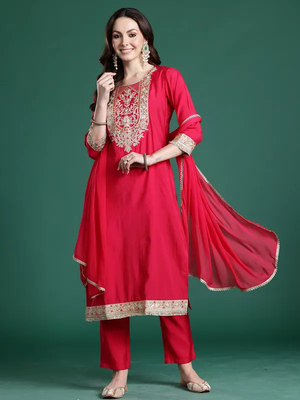 Pink_Silk_Blend_Printed_Kurta_Trouser_Dupatta_Set