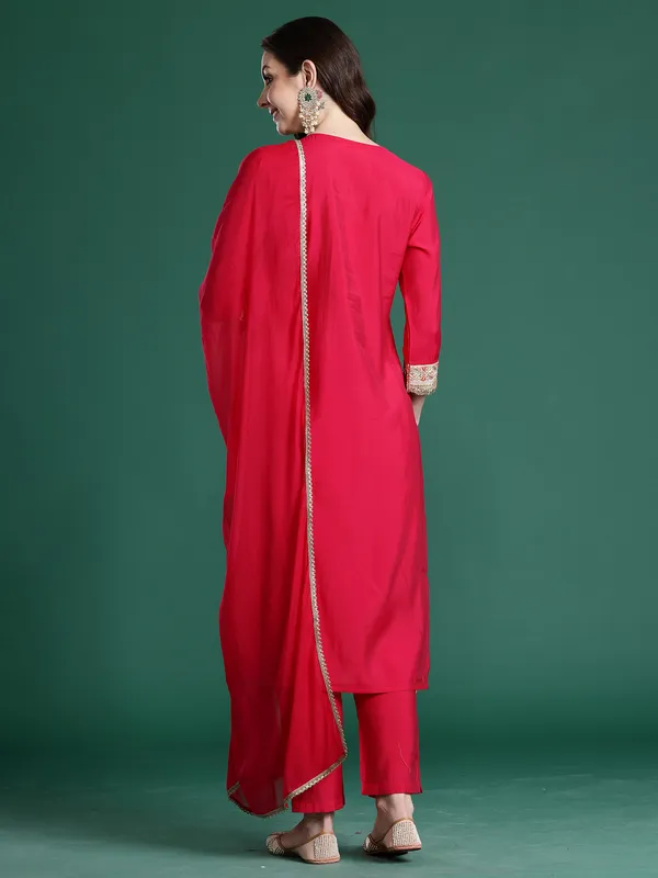 Pink_Silk_Blend_Printed_Kurta_Trouser_Dupatta_Set