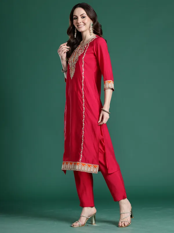 Pink_Solid_Straight_Kurta_Trousers_With_Dupatta_set