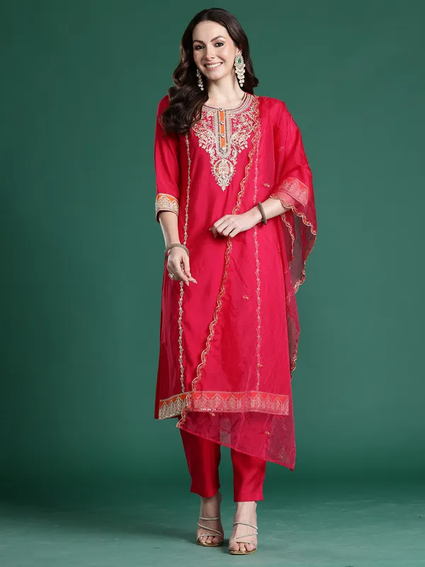 Pink_Solid_Straight_Kurta_Trousers_With_Dupatta_set
