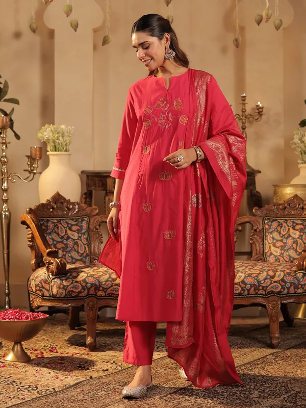 Pink_Embroidered_Silk_Kurta_Trouser_Dupatta_Set