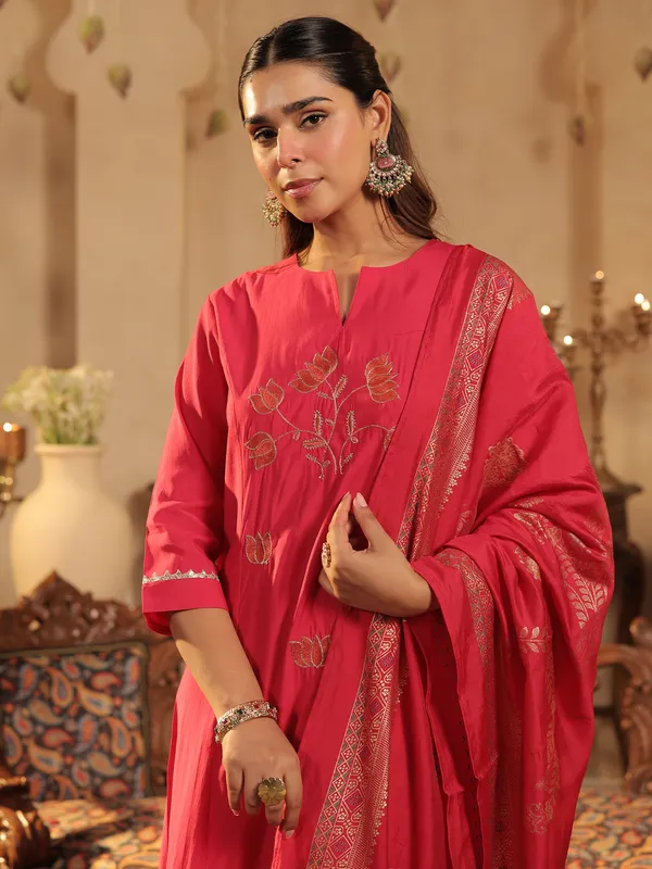 Pink_Embroidered_Silk_Kurta_Trouser_Dupatta_Set