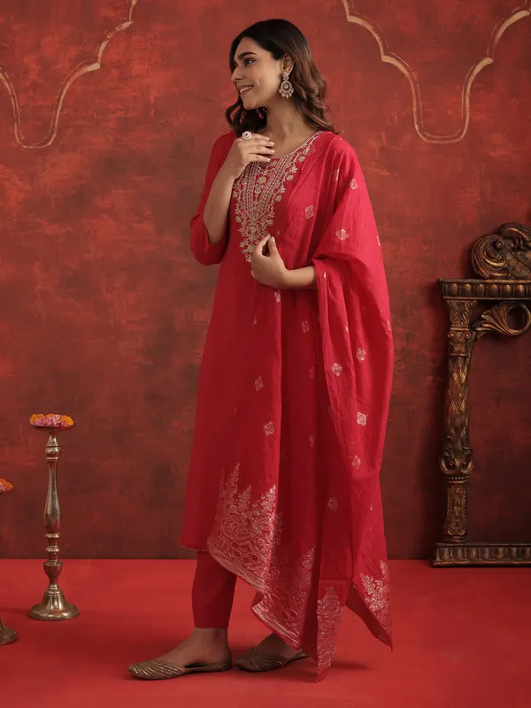 Pink_Embroidered_Silk_Blend_Kurta_Trouser_Dupatta_Set