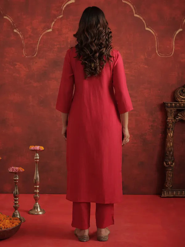 Pink_Embroidered_Silk_Blend_Kurta_Trouser_Dupatta_Set