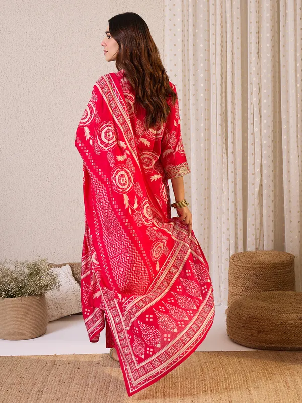 Pink_Chanderi_Silk_Printed_Kurta_Trouser_Dupatta_Set