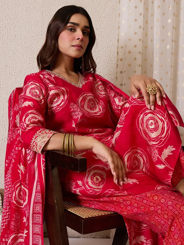 Pink_Chanderi_Silk_Printed_Kurta_Trouser_Dupatta_Set