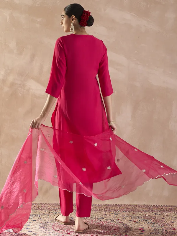 Pink_Silk_Blend_Embroidered_Kurta_Trouser_Dupatta_Set