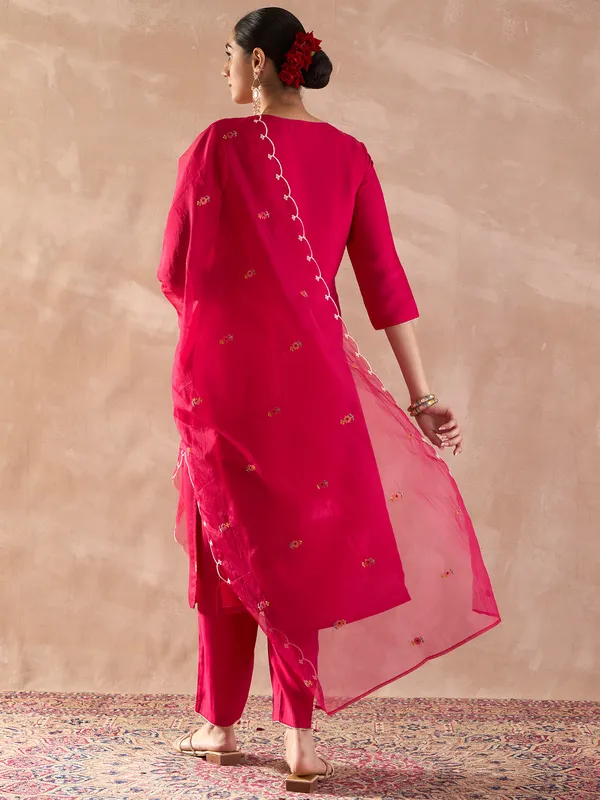 Pink_Embroidered_Silk_Blend_Kurta_Trouser_Dupatta_Set