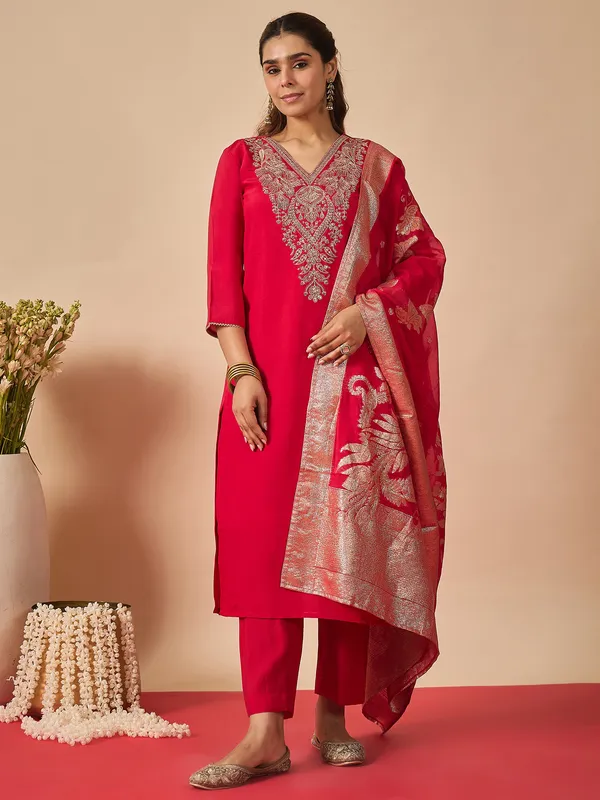 Pink_Embroidered_Silk_Kurta_Trouser_Dupatta_Set