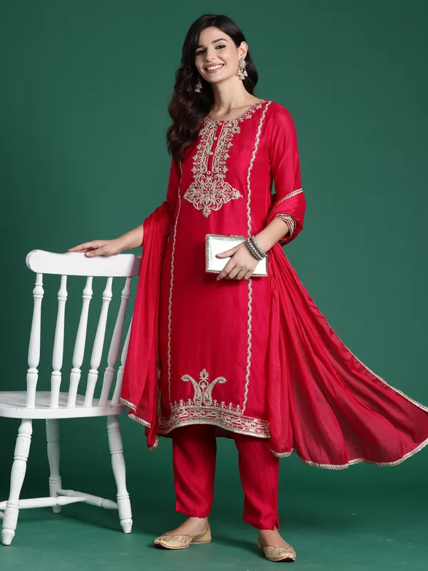 Magenta_Embroidered_Straight_Kurta_Trousers_With_Dupatta_Set