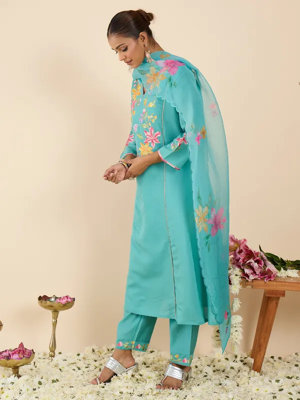 Sea_Green_Embroidered_Silk_Blend_Kurta_Trouser_Dupatta_Set