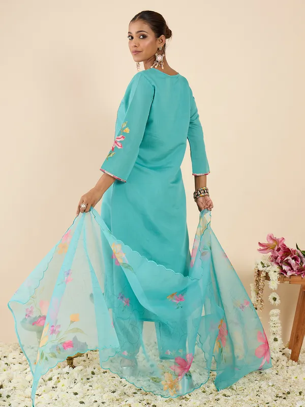 Sea_Green_Embroidered_Silk_Blend_Kurta_Trouser_Dupatta_Set