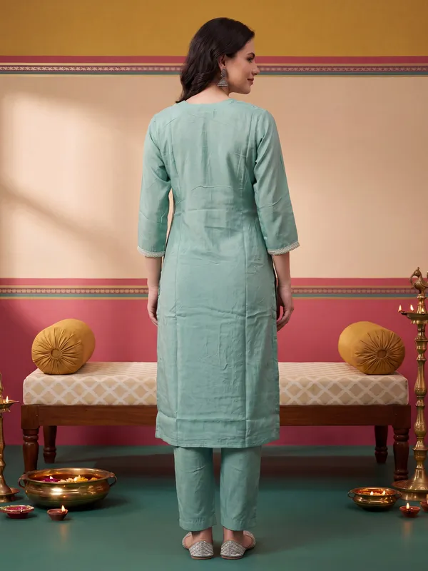 Sea_Green_Embroidered_Silk_Blend_Kurta_Trouser_Dupatta_Set