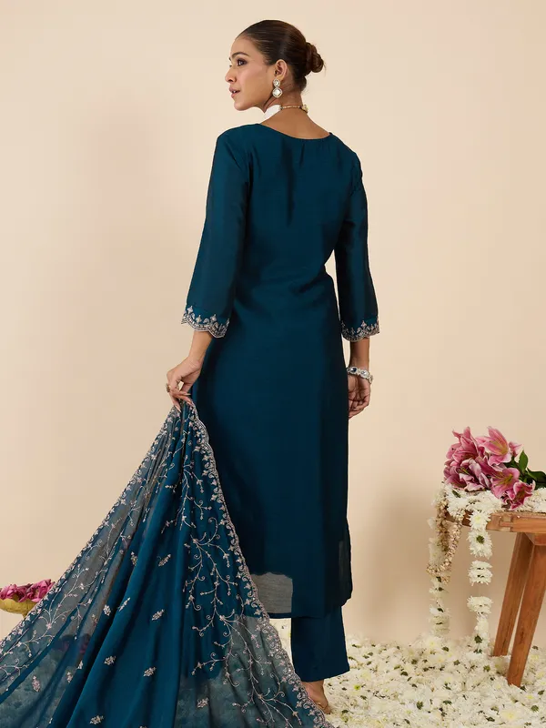 Teal_Embroidered_Silk_Blend_Kurta_Trouser_Dupatta_Set
