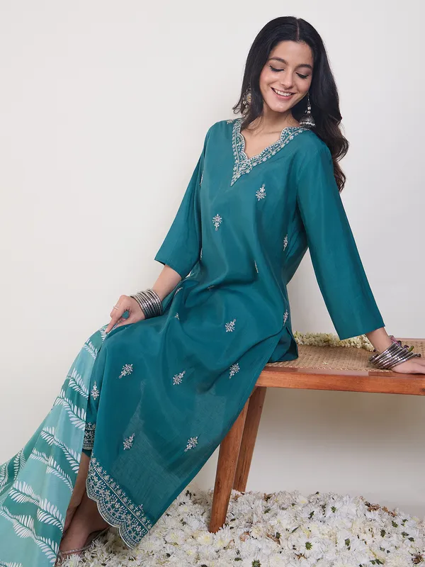 Teal_Silk_Blend_Embroidered_Kurta_Trouser_Dupatta_Set