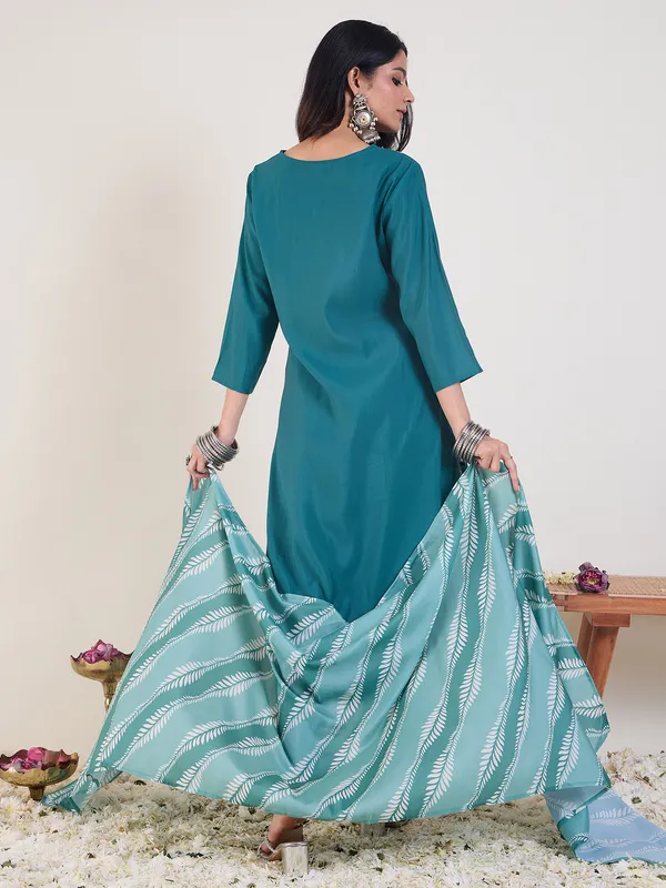 Teal_Silk_Blend_Embroidered_Kurta_Trouser_Dupatta_Set