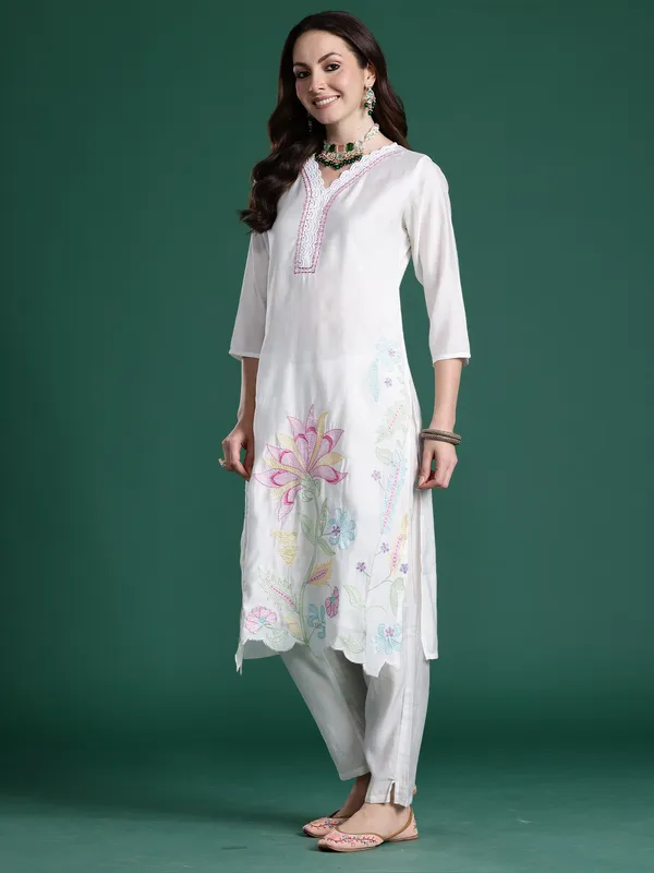 White_Printed_Silk_Kurta_Trouser_Dupatta_Set