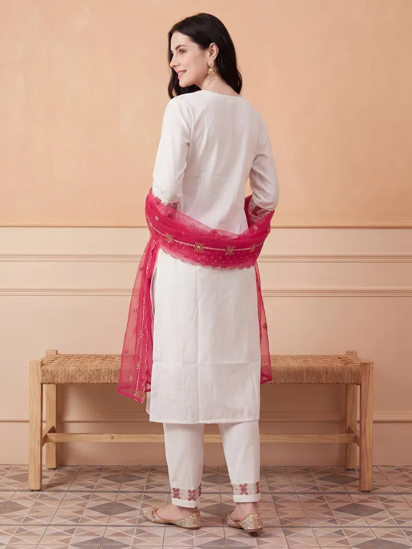 White_Embroidered_Silk_Blend_Kurta_Trouser_Dupatta_Set
