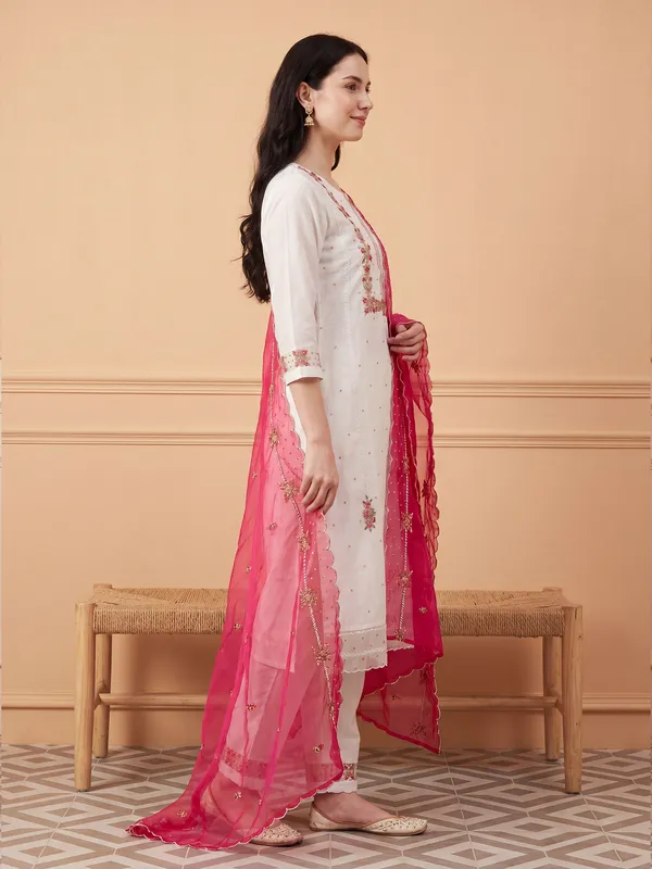 White_Embroidered_Silk_Blend_Kurta_Trouser_Dupatta_Set