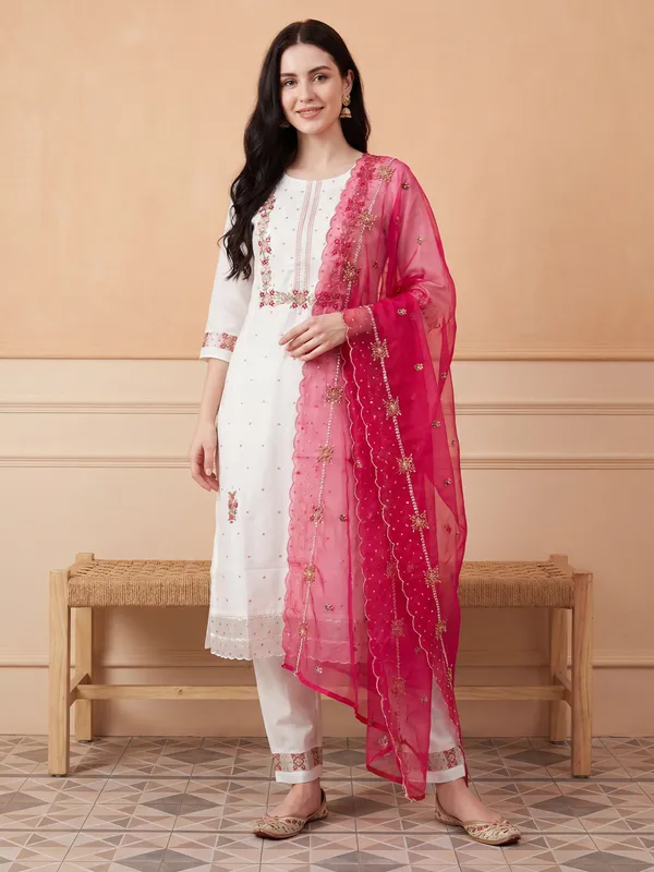 White_Embroidered_Silk_Blend_Kurta_Trouser_Dupatta_Set