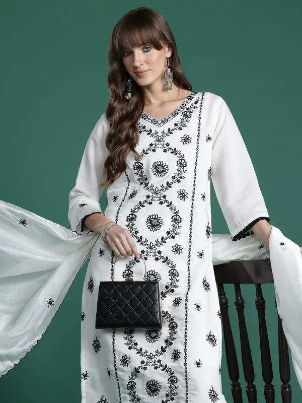 White_Silk_Blend_Embroidered_Kurta_Trouser_Dupatta_Set