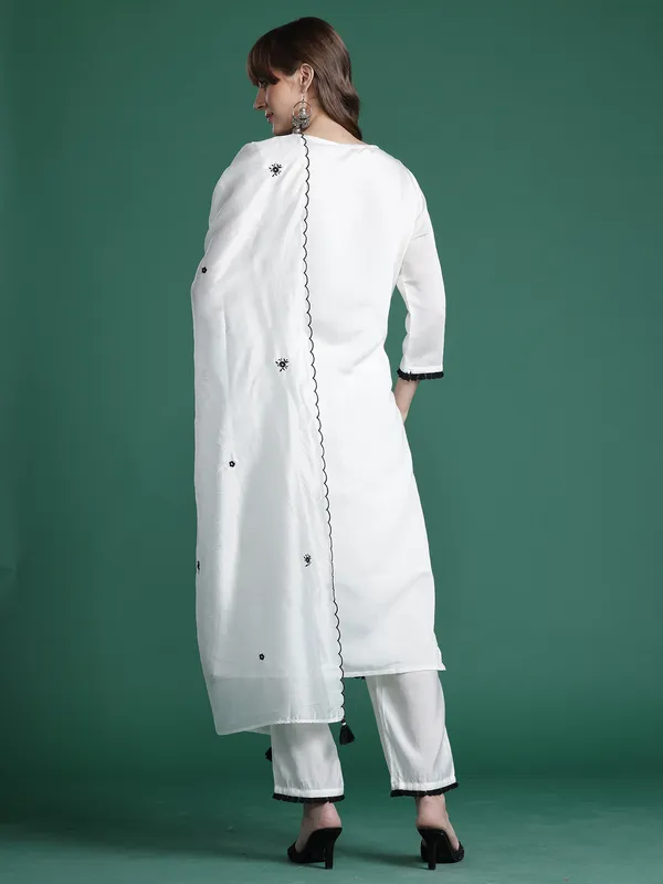 White_Silk_Blend_Embroidered_Kurta_Trouser_Dupatta_Set