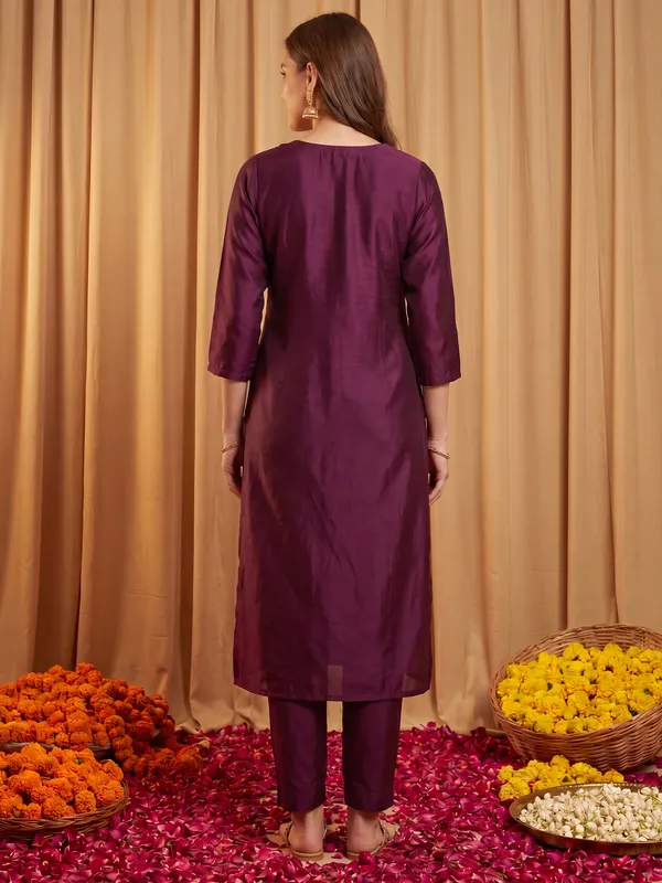 Burgundy_Embroidered_Straight_Kurta_Trousers_With_Dupatta_Set
