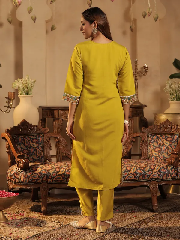 Yellow_Embroidered_Silk_Blend_Kurta_Trouser_Dupatta_Set