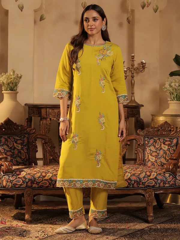 Yellow_Embroidered_Silk_Blend_Kurta_Trouser_Dupatta_Set