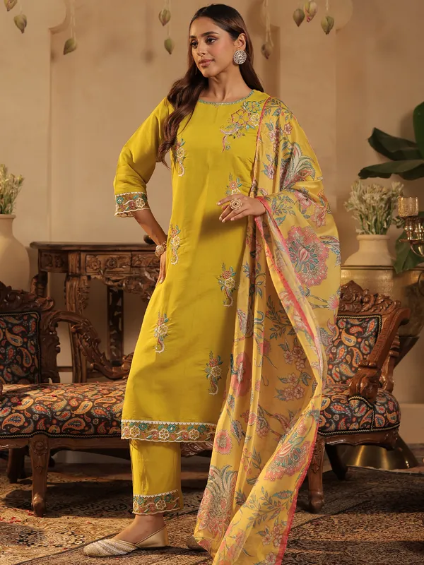 Yellow_Embroidered_Silk_Blend_Kurta_Trouser_Dupatta_Set