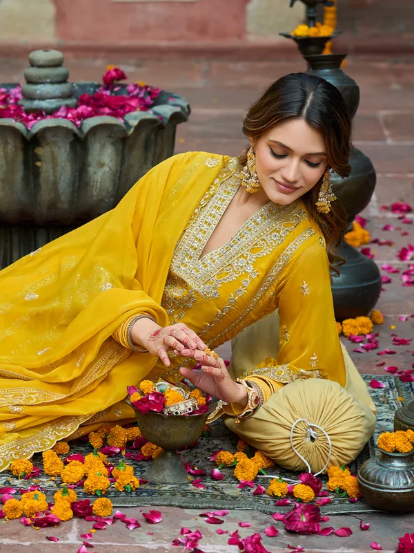 Yellow_Embroidered_Organza_Kurta_Trouser_Dupatta_Set