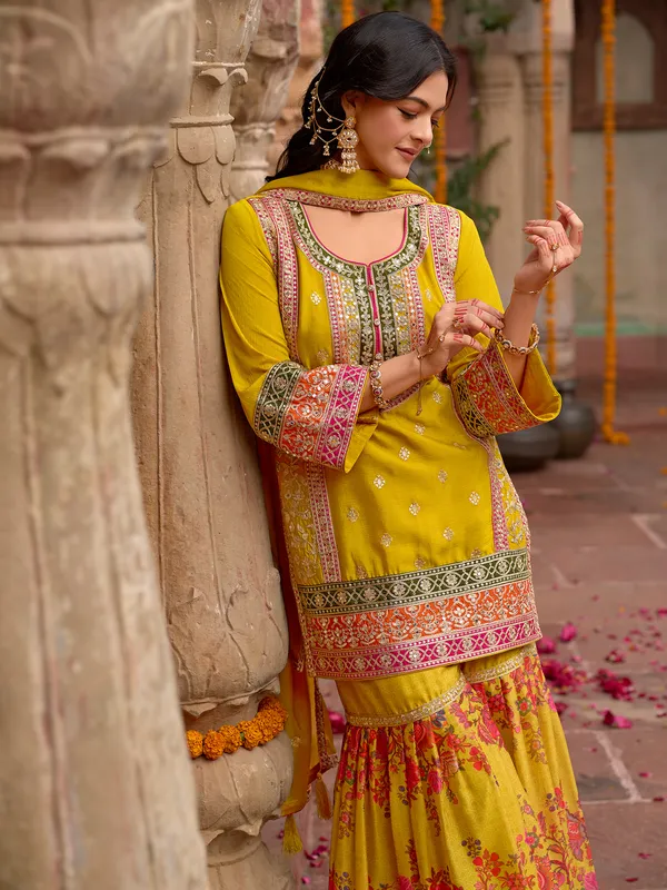 Yellow_Embroidered_Chinon_Kurta_Trouser_Dupatta_Set