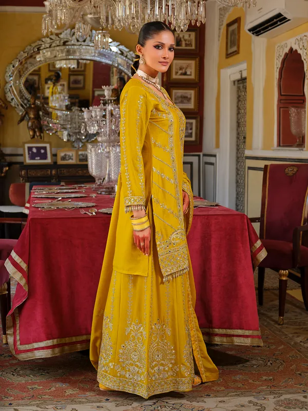Yellow_Embroidered_Chinon_Kurta_Trouser_Dupatta_Set