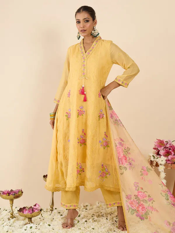 Yellow_Embroidered_Organza_Kurta_Trouser_Dupatta_Set