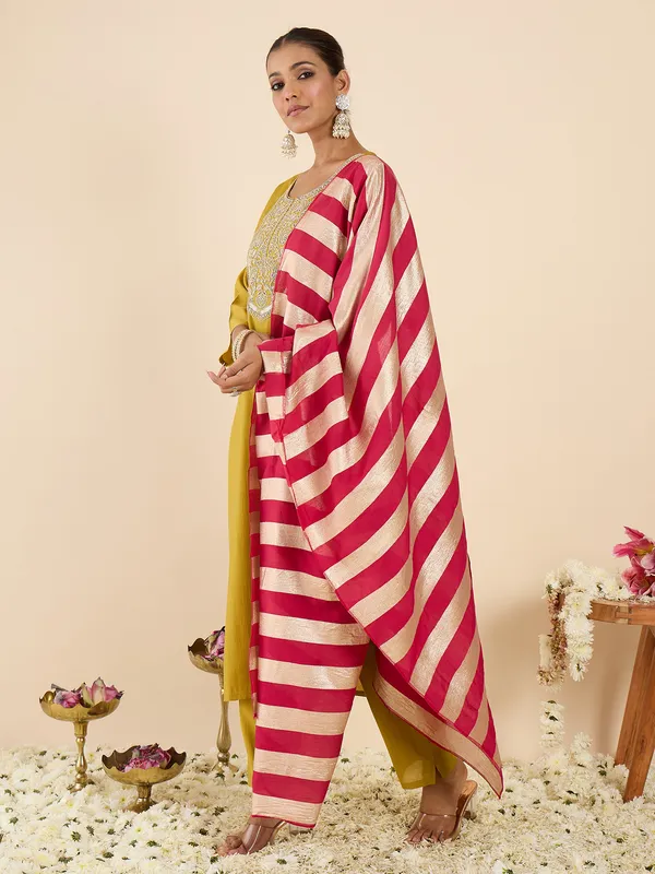 Yellow_Embroidered_Straight_Kurta_Trousers_With_Dupatta_set