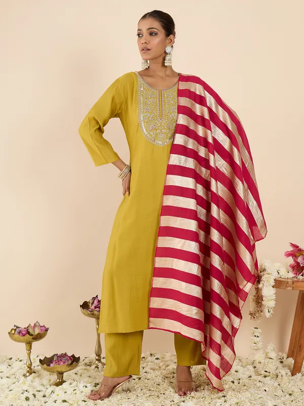 Yellow_Embroidered_Straight_Kurta_Trousers_With_Dupatta_set