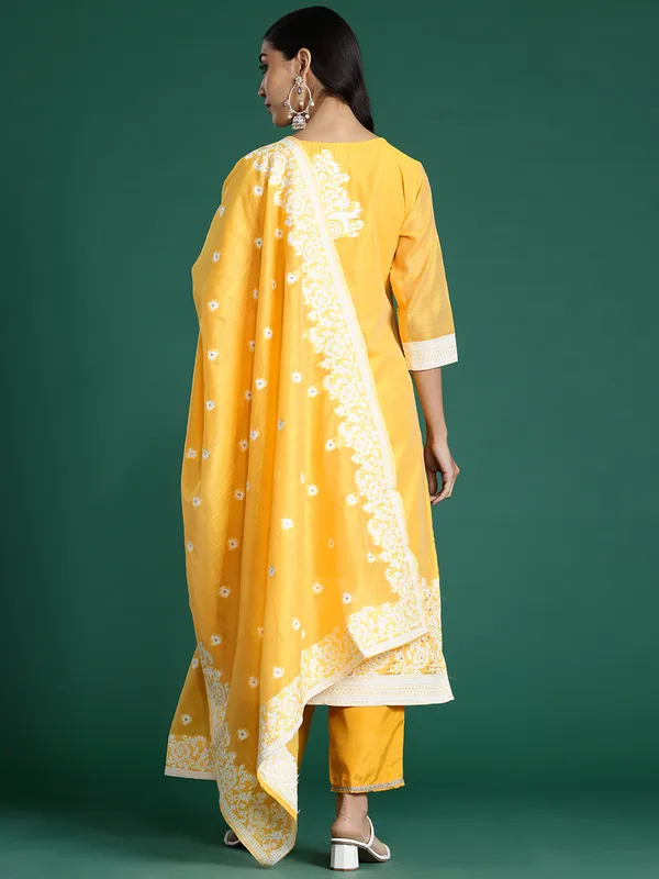 Yellow_Woven_Design_Chanderi_Silk_Kurta_Trouser_Dupatta_Set