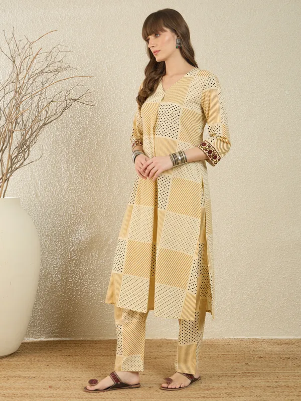 Beige_Printed_Pure_Cotton_Kurta_Trouser_Set
