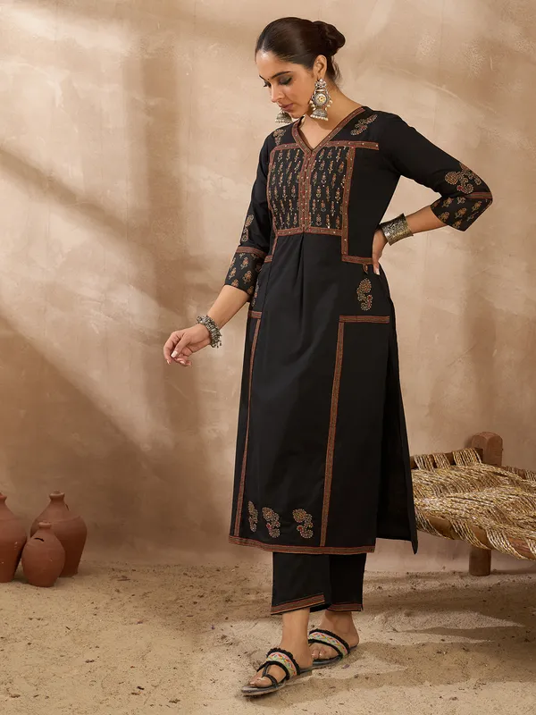 Black_Cotton_A-Line_Kurta_with_Trousers