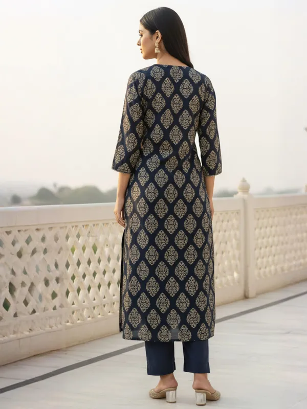 Black_Cotton_A-Line_Kurta_with_Trousers
