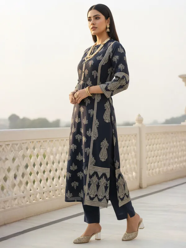 Black_Cotton_A-Line_Kurta_with_Trousers