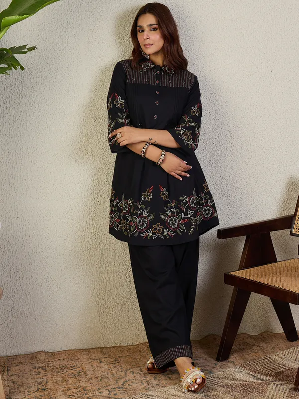 Black_Cotton_A-Line_Kurta_with_Trousers